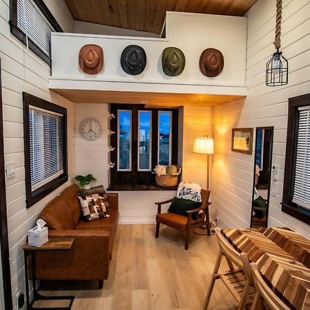 Unique Tiny Home Minutes From Downtown 엘렌스버그 외부 사진