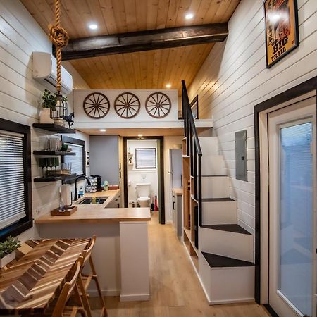 Unique Tiny Home Minutes From Downtown 엘렌스버그 외부 사진