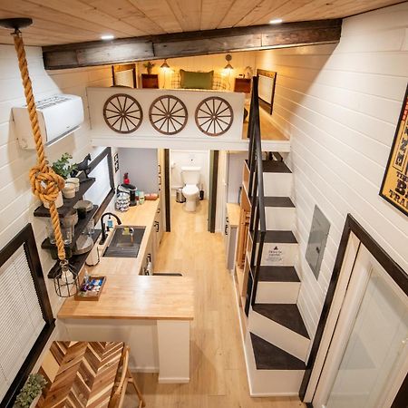 Unique Tiny Home Minutes From Downtown 엘렌스버그 외부 사진