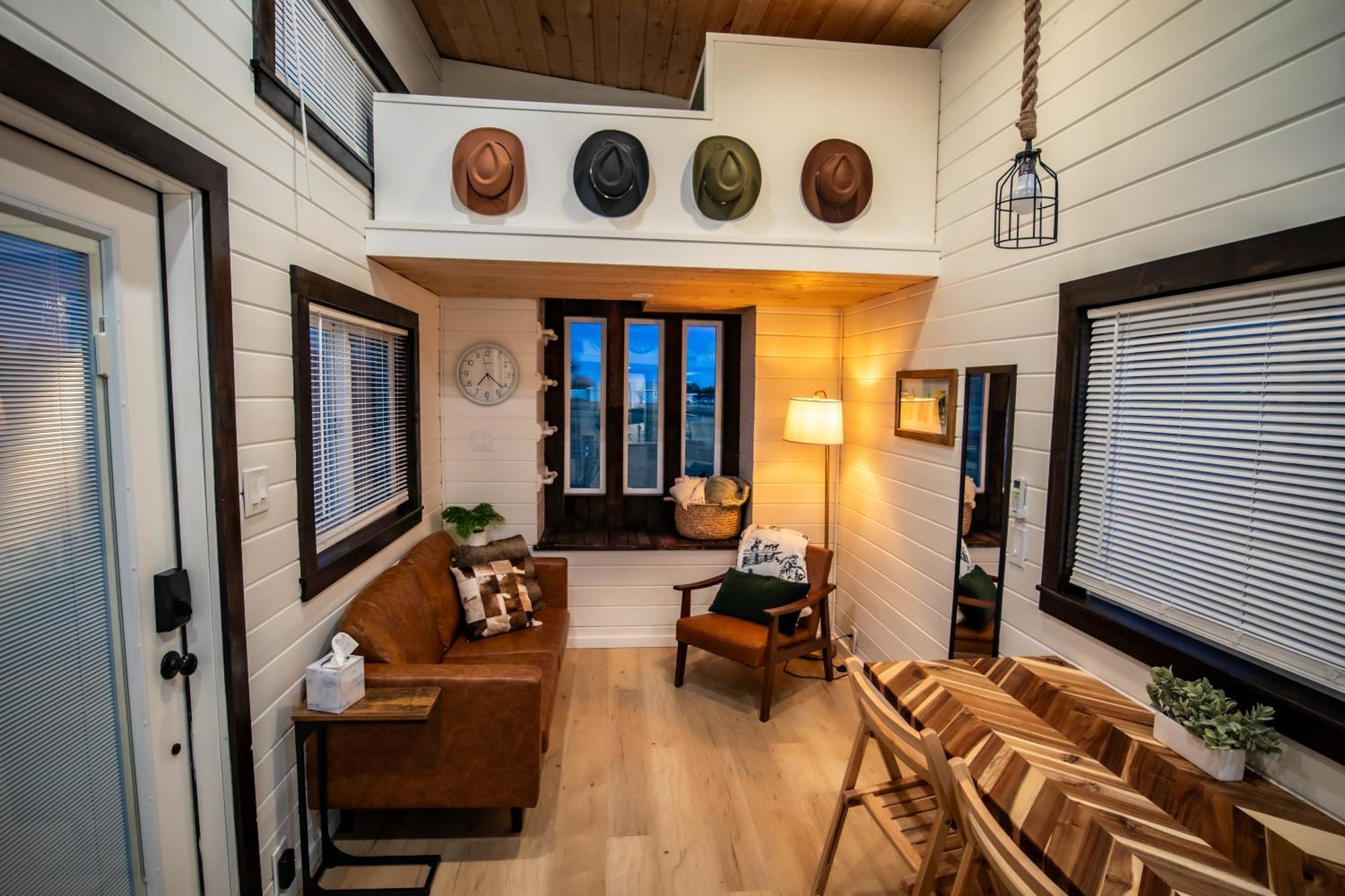 Unique Tiny Home Minutes From Downtown 엘렌스버그 외부 사진