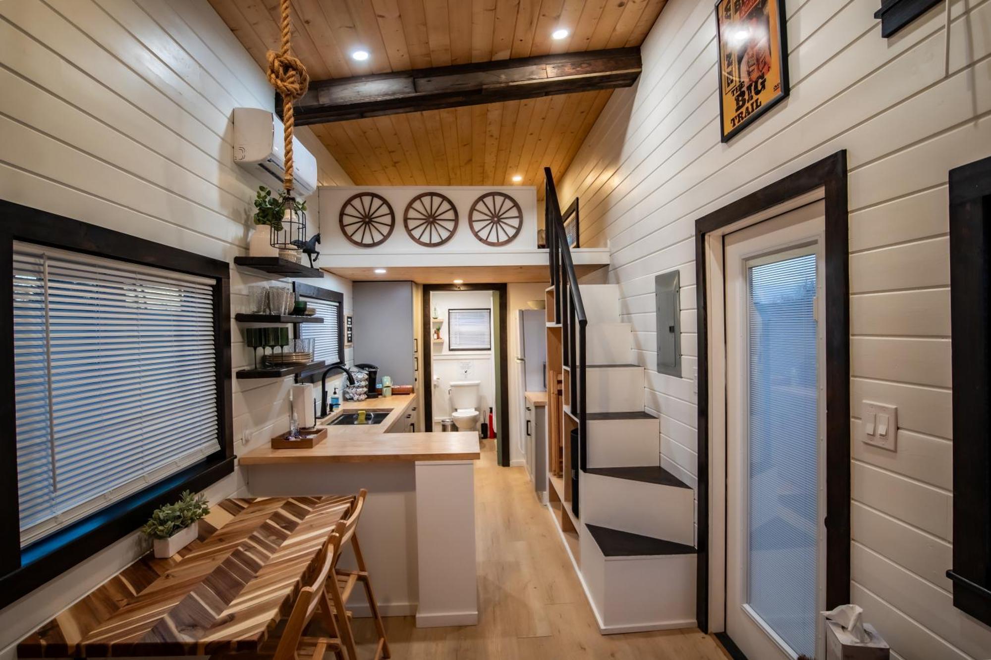 Unique Tiny Home Minutes From Downtown 엘렌스버그 외부 사진