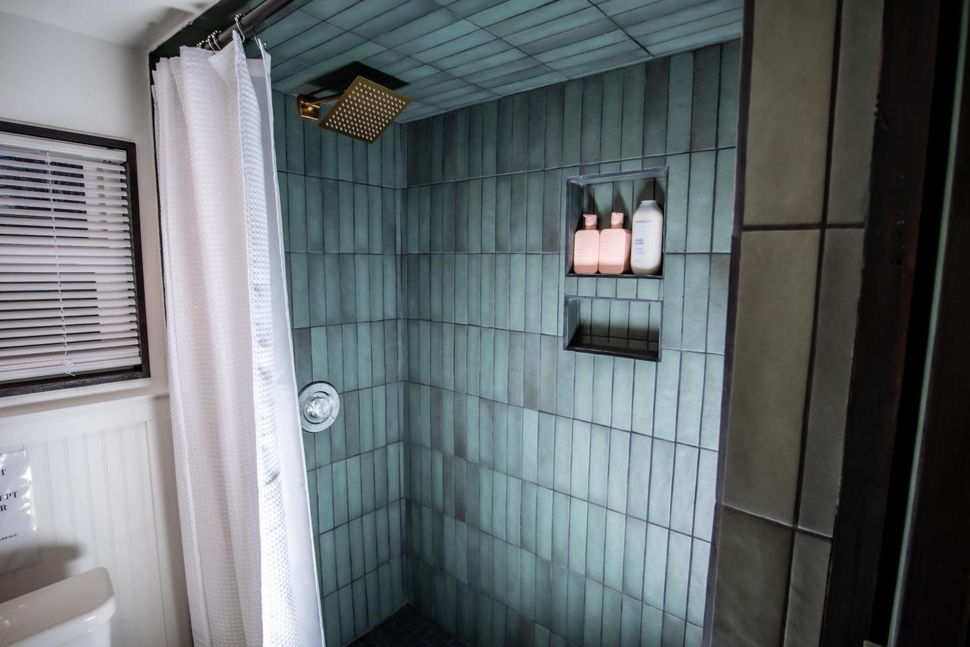 Unique Tiny Home Minutes From Downtown 엘렌스버그 외부 사진