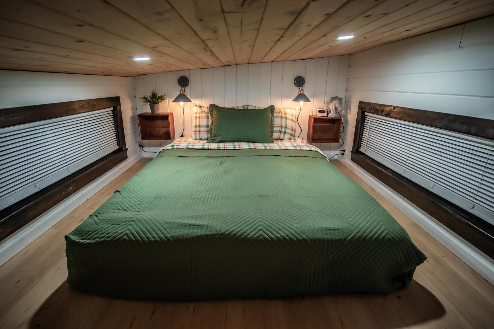 Unique Tiny Home Minutes From Downtown 엘렌스버그 외부 사진