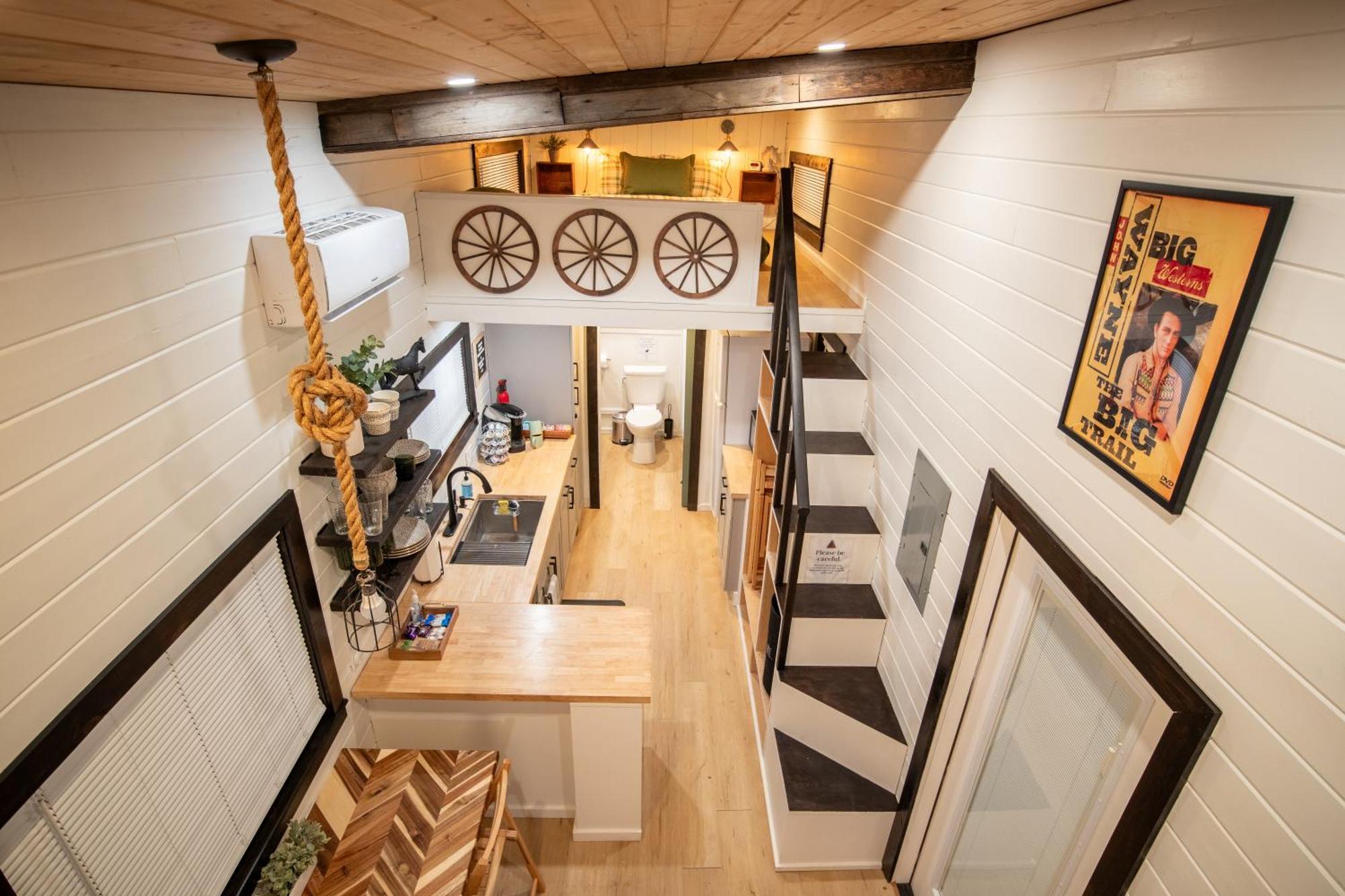 Unique Tiny Home Minutes From Downtown 엘렌스버그 외부 사진