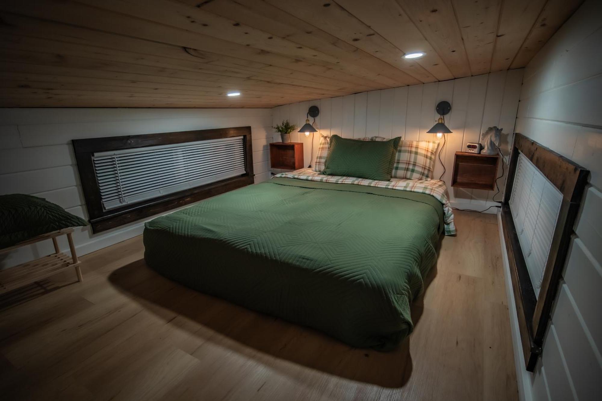 Unique Tiny Home Minutes From Downtown 엘렌스버그 외부 사진